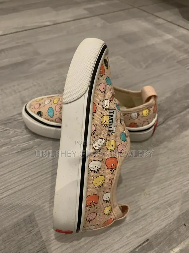 Tmtu Pink Character Print Canvas Sneakers – Cute Playful · Photo 2