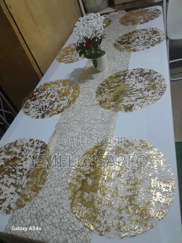 Place Mats and Table Runner · Photo 1