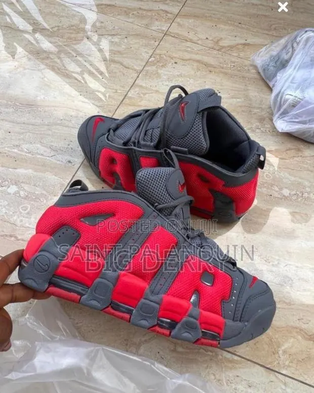 Nike Air Sneakers · Photo 1