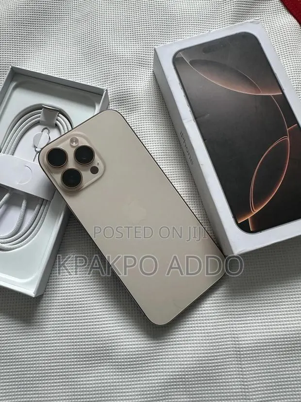 Apple iPhone 16 Pro Max 512 GB Gold · Photo 1
