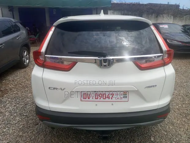 Honda CR-V 2018 White · Photo 1