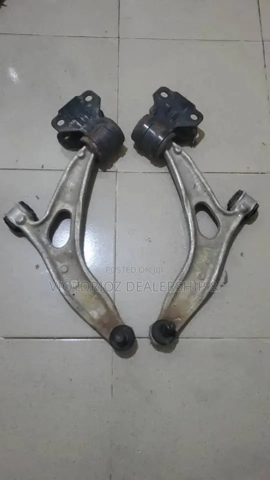 Ford Focus 2012 Undercarriage Parts · Photo 1