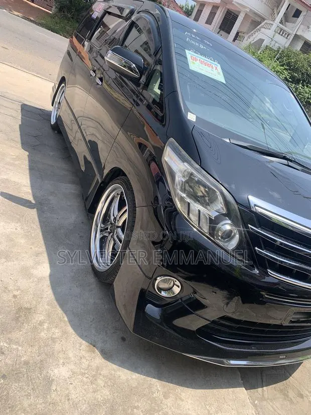 Toyota Alphard 2.4 Hybrid AWD 2013 Black · Photo 1