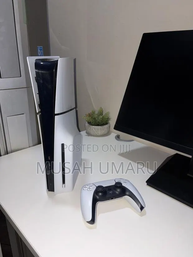 PlayStation 5 Slim · Photo 1