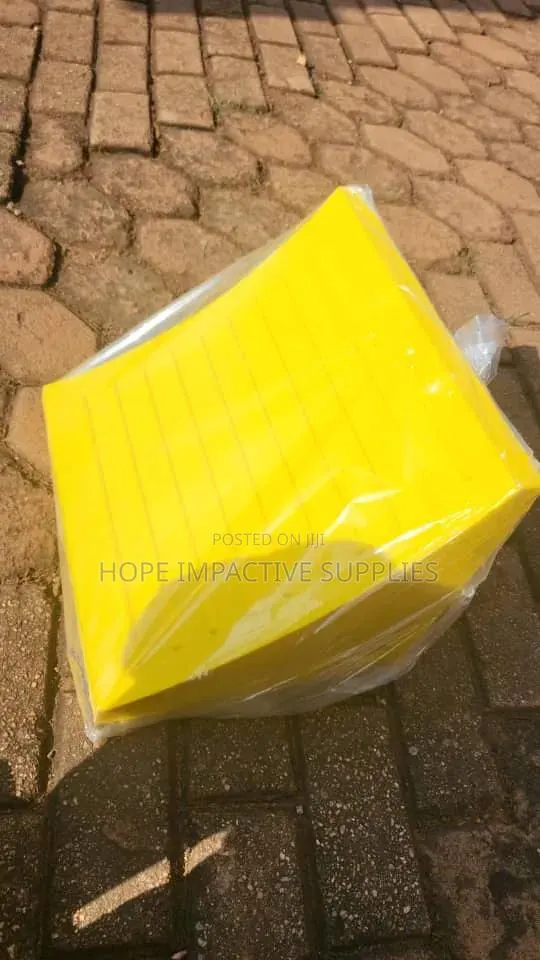 Heavy Duty Wheel Chock. · Photo 1