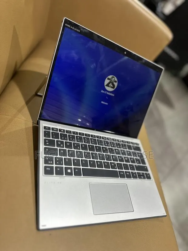 Laptop HP X2 16GB Intel Core i5 SSD 256GB · Photo 1