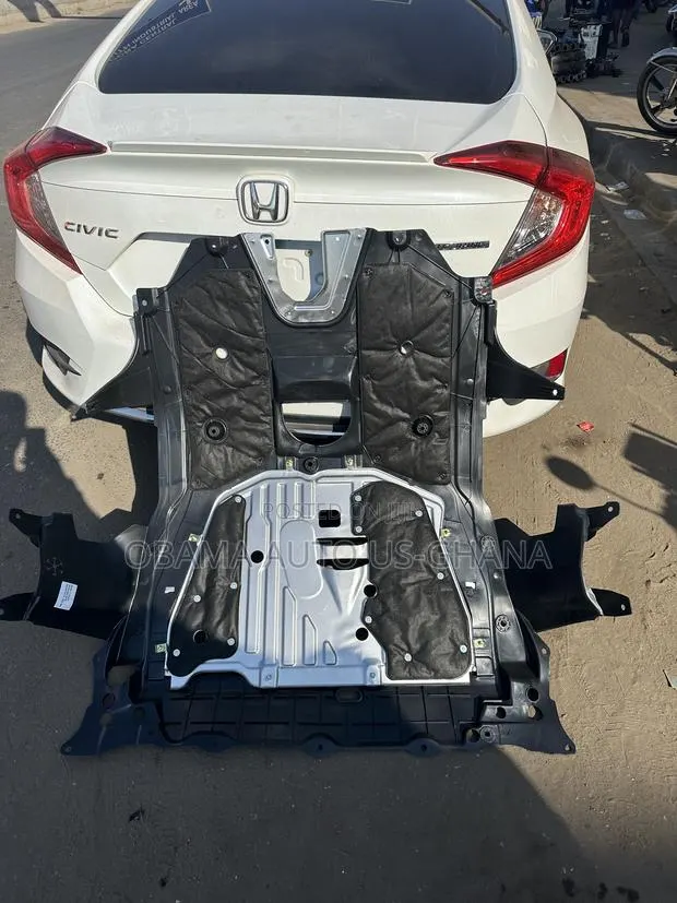 Original Honda Civic Engine Under Cover Panel 2016 2017 2018 2019 2020 · Photo 1