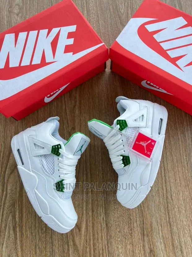 Nike Jordan 4 Metallic · Photo 1