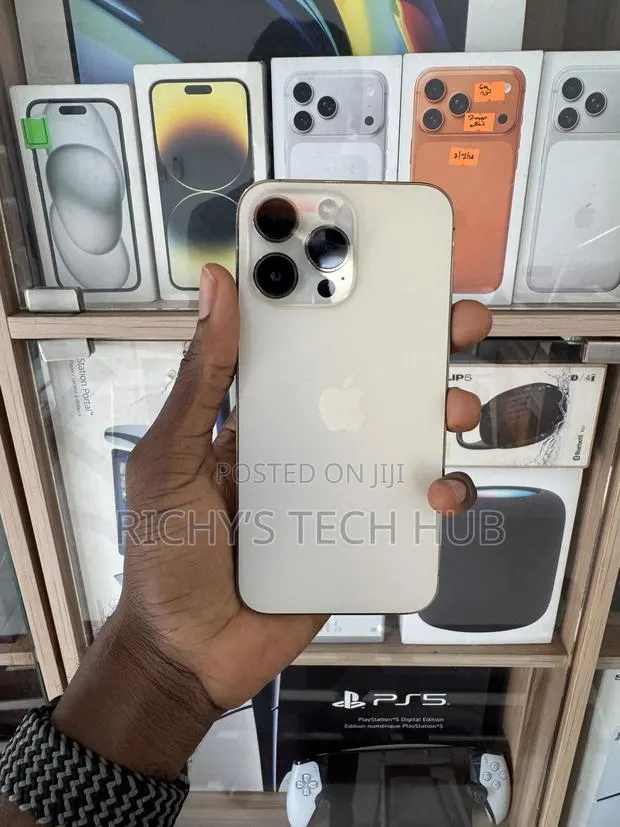 Apple iPhone 14 Pro Max 256 GB Gold · Photo 1