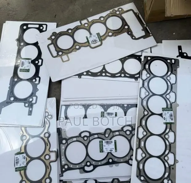 Engine Cylinder Head Gasket. · Photo 1