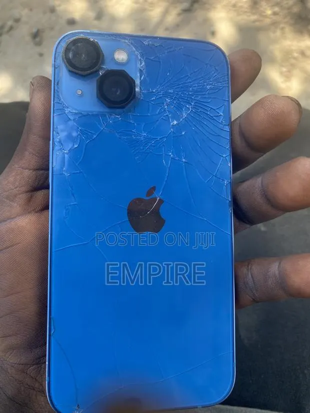 Apple iPhone 13 128 GB Blue · Photo 1