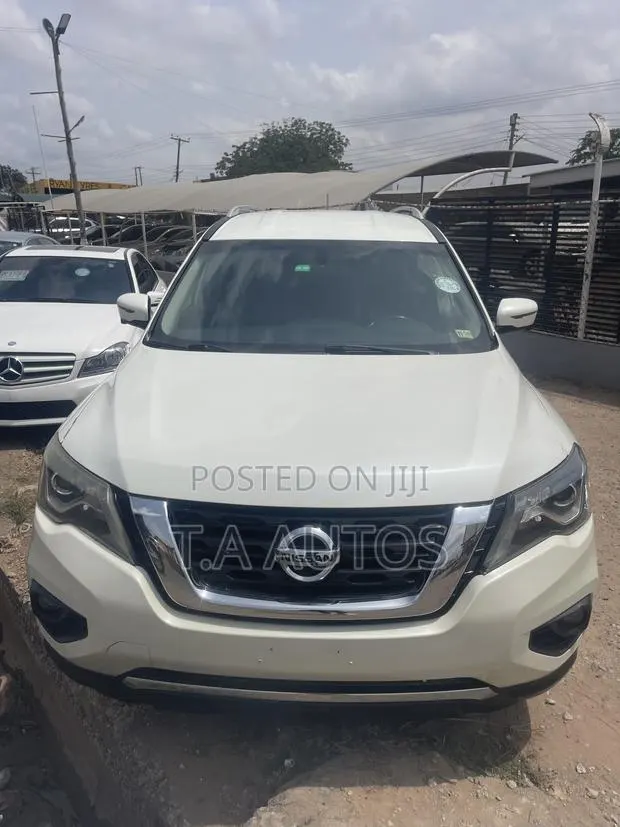 Nissan Pathfinder 2020 White · Photo 1