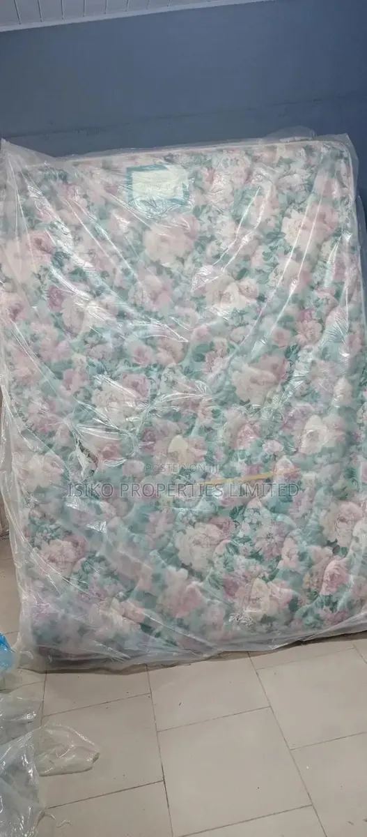 Foreign Double Mattress With Design · Photo 1