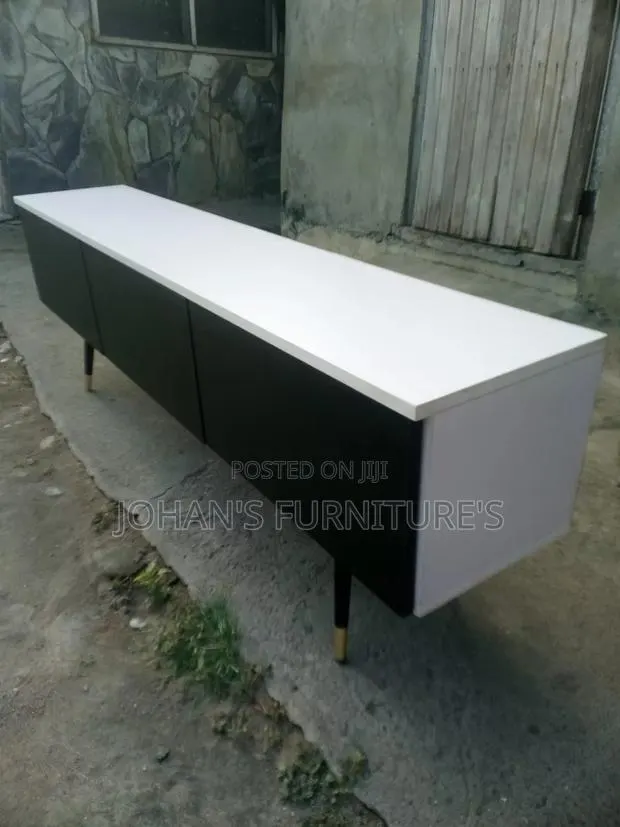 TV Console · Photo 1