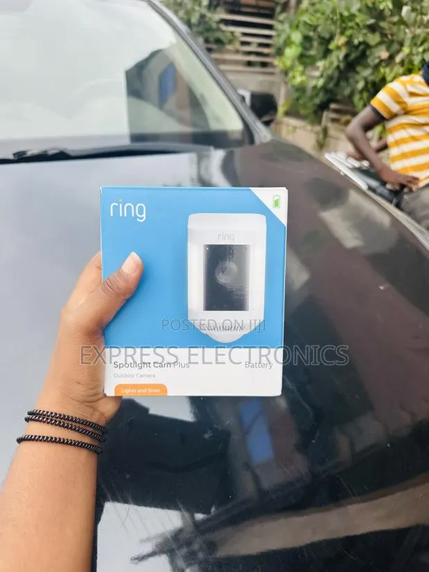 Cam Plus Ring Doorbell Spotlight · Photo 1