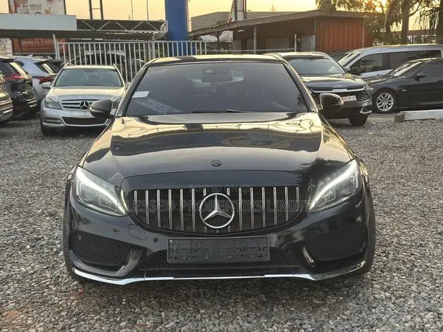 Mercedes-Benz C300 Base Sedan RWD (2.0L 4cyl 7A) 2016 Black · Photo 1