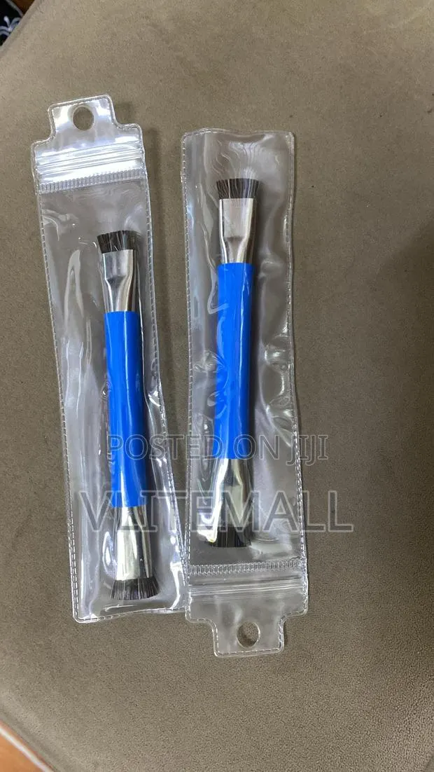 2-Piece Set of Anti-Static Double-Ended Cleaning Brushes · Photo 1