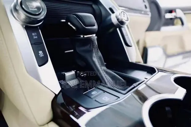 Toyota Landcruiser Interior Upgrade Kits · Photo 1