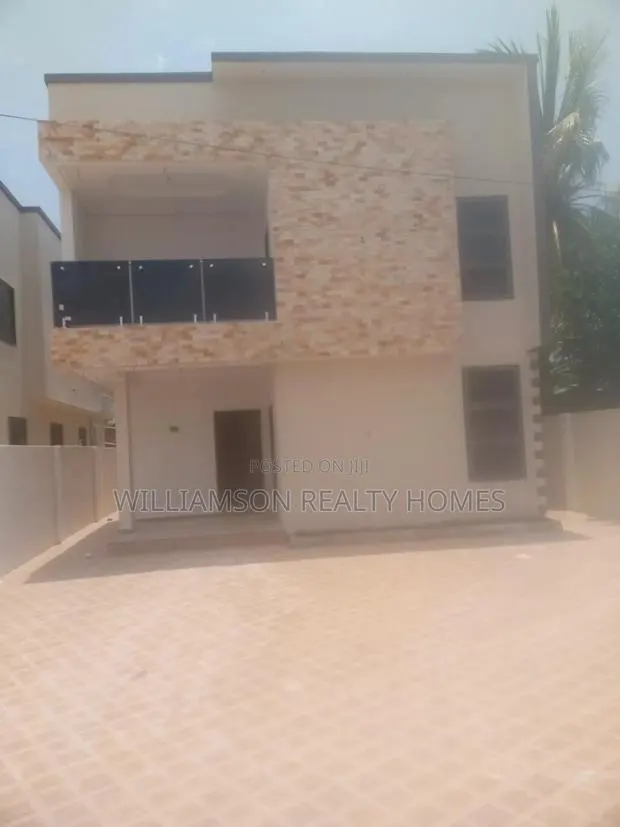 4bdrm Duplex in Hfc Estate Area, Spintex for sale · Photo 1
