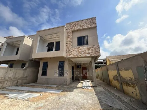 4bdrm House in Community 18 Spintex, Coca Cola for sale · Photo 1