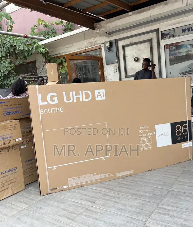 Choose Classic Lg-86ut80006r 86” Smart Satellite Television(2024) · Photo 1
