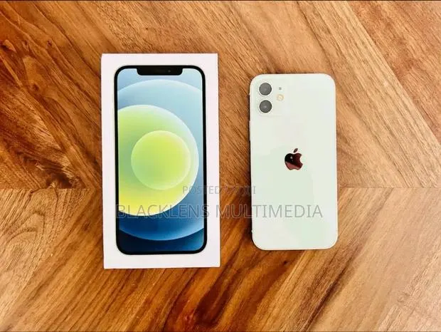 Apple iPhone 12 64 GB White · Photo 1