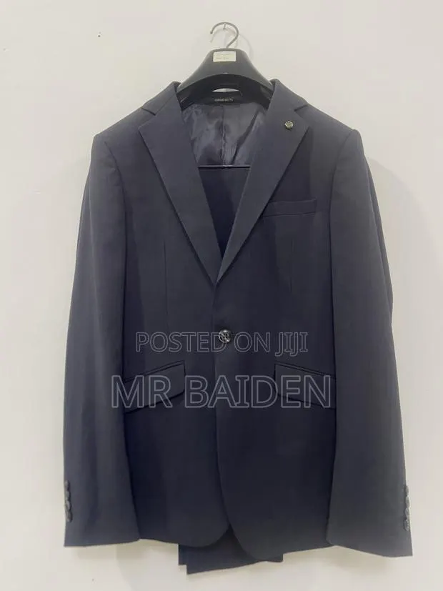 Romano Botta Classic Fit One-Button Gray Italian Suit · Photo 1