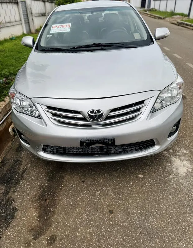 Toyota Corolla 2012 Silver · Photo 1