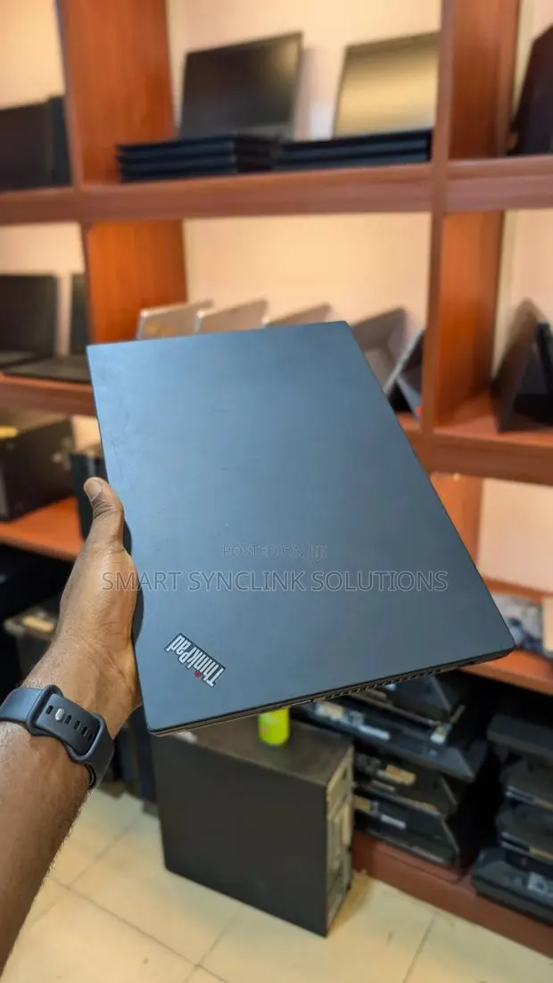 Laptop Lenovo ThinkPad T490s 16GB Intel Core i5 SSD 256GB · Photo 1