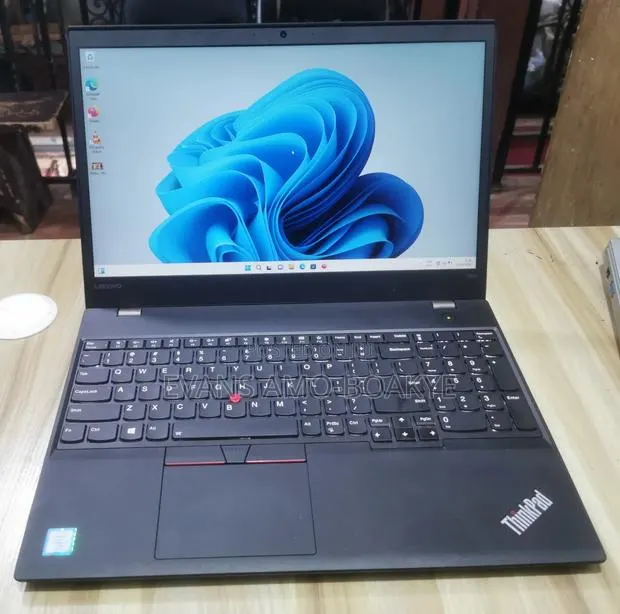 Laptop Lenovo ThinkPad P51s 16GB Intel Core i7 SSD 1T · Photo 1
