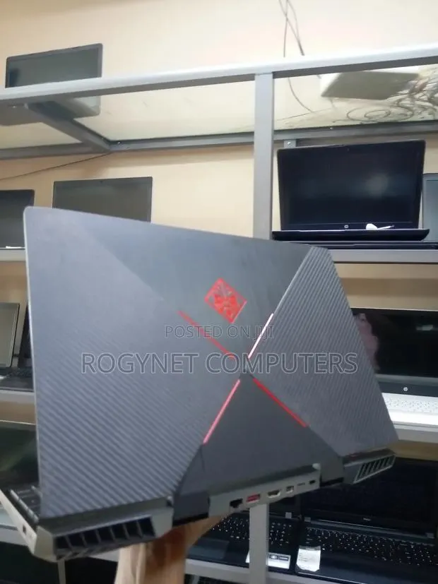 Laptop HP Omen 15 16GB Intel Core I5 SSD 512GB · Photo 1