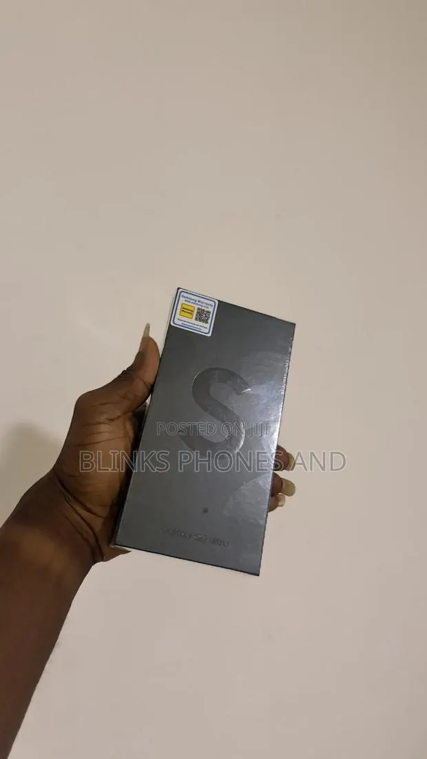 New Samsung Galaxy S22 Ultra 5G 256 GB Black · Photo 1