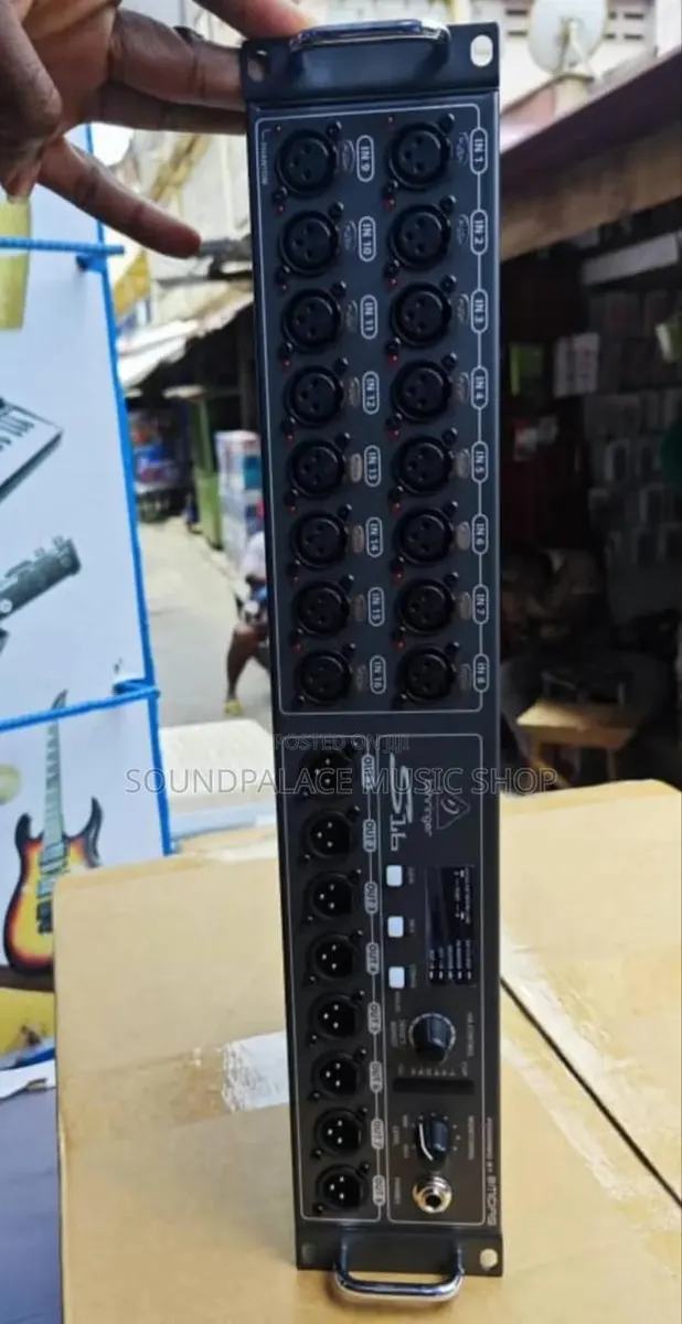 Behringer S16 Digital Snake / Stage Box · Photo 1