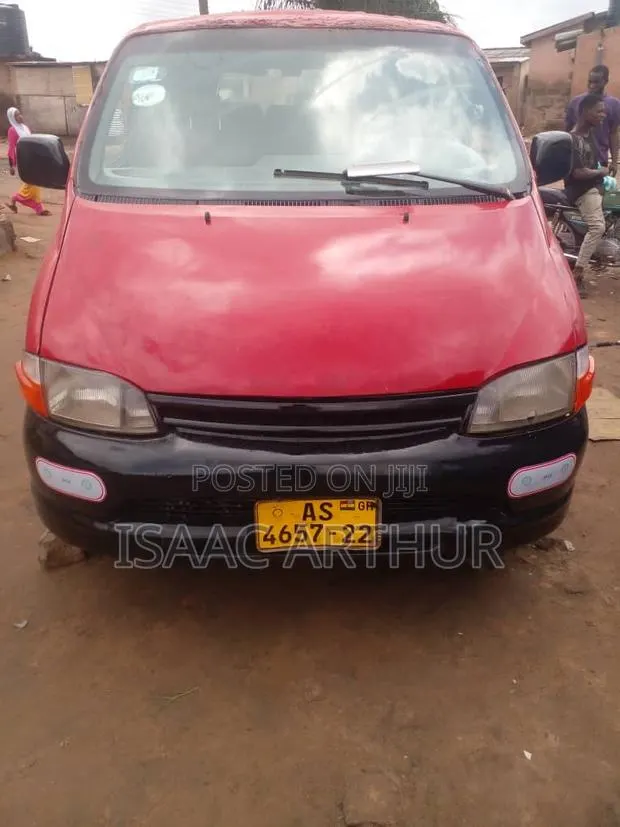 Toyota HiAce 2012 Red · Photo 1