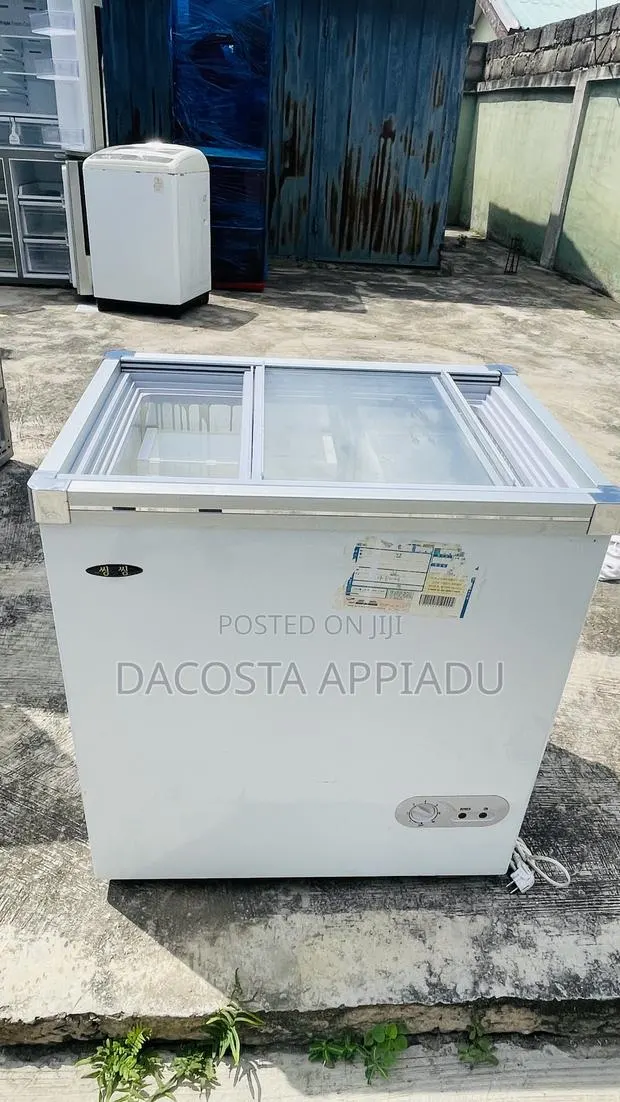 Original LG Display Chest Freezer · Photo 1