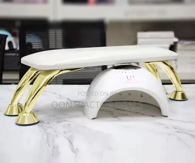 Cushioned Armed Rest for Nails · Photo 1