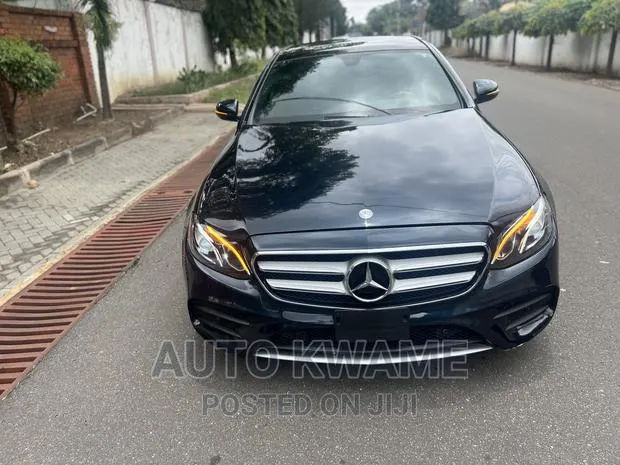 Mercedes-Benz E300 2017 Black · Photo 1