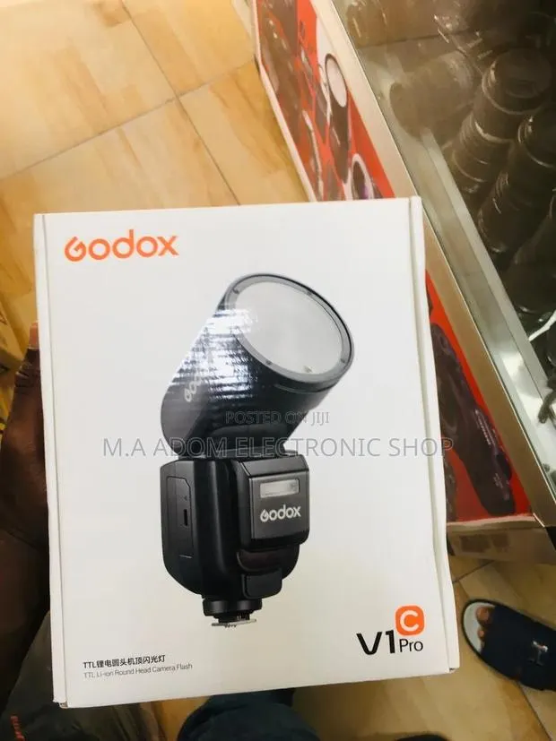Godox V1 Pro: Shine Brighter. Shoot Better. · Photo 1