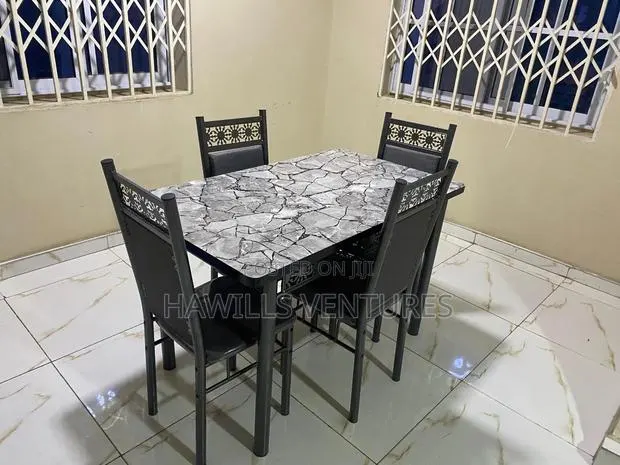 Dining Set · Photo 1
