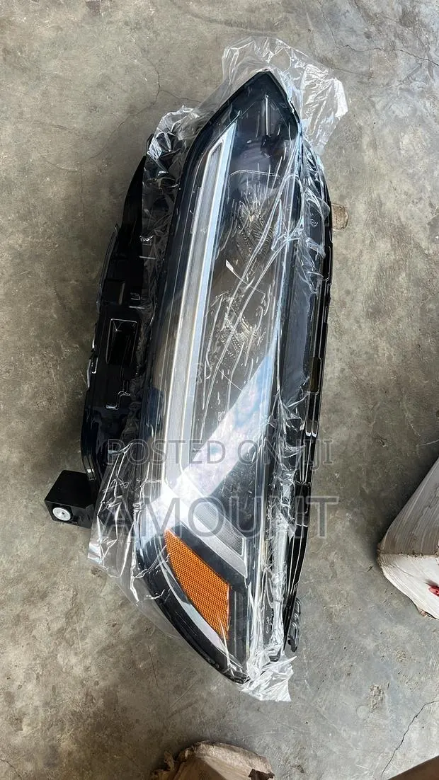 Honda HR-V 2023 Headlight · Photo 1