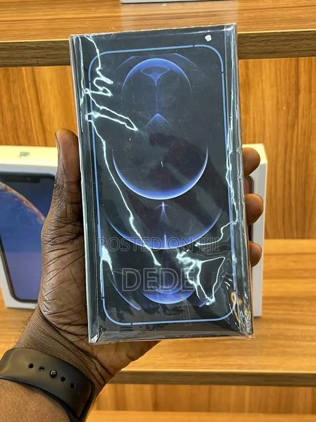 New Apple iPhone 12 Pro Max 128 GB Blue · Photo 1
