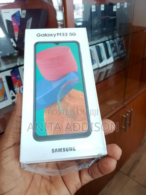 New Samsung Galaxy M33 128 GB Black · Photo 1