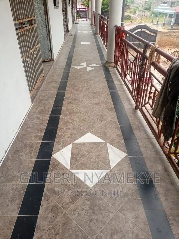 Professional and Good Tiler for Your Project · Photo 1