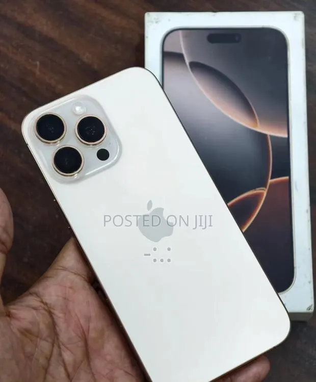 Apple iPhone 16 Pro Max 512 GB Gold · Photo 1