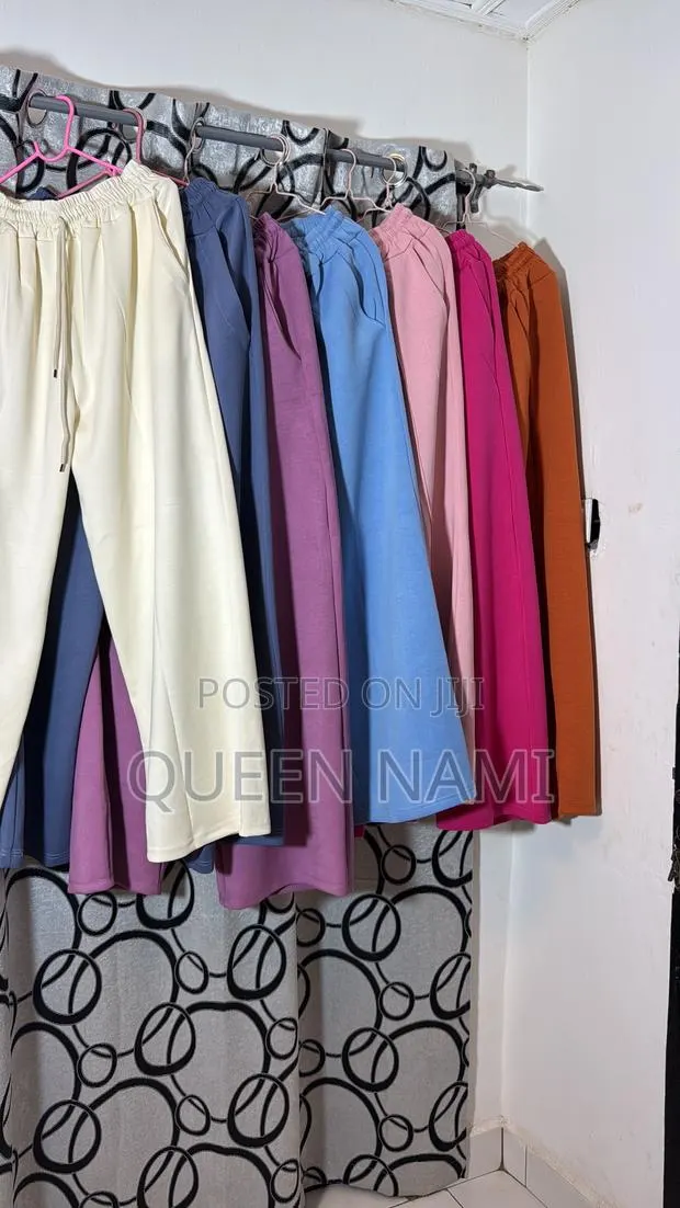 Joggers Pants · Photo 1