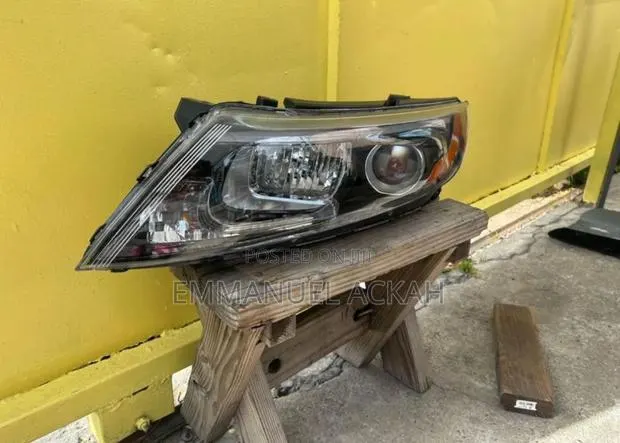 Kia Optima 2014 to 2015 Normal Headlight Pair · Photo 1
