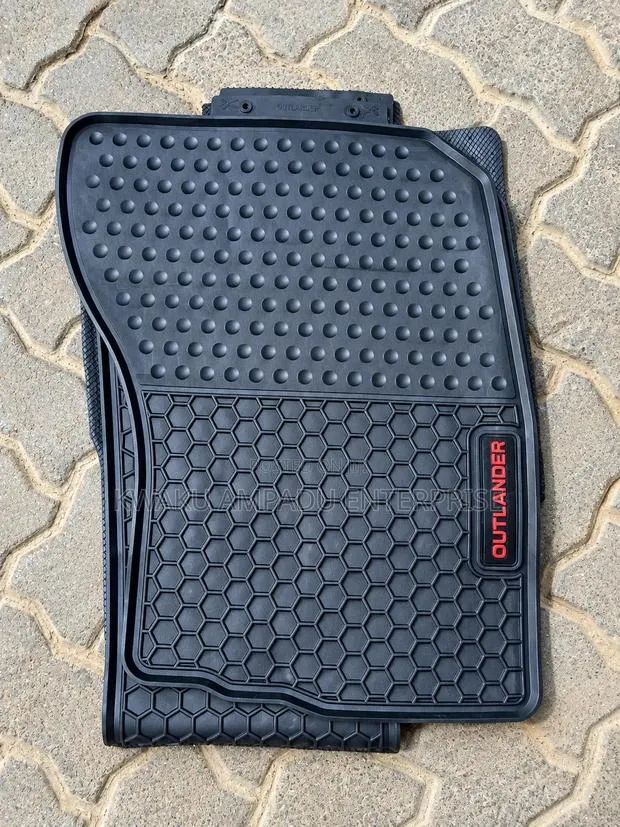 Mitsubishi Outlander 3D Heavy-Duty Car Floor Mat · Photo 1