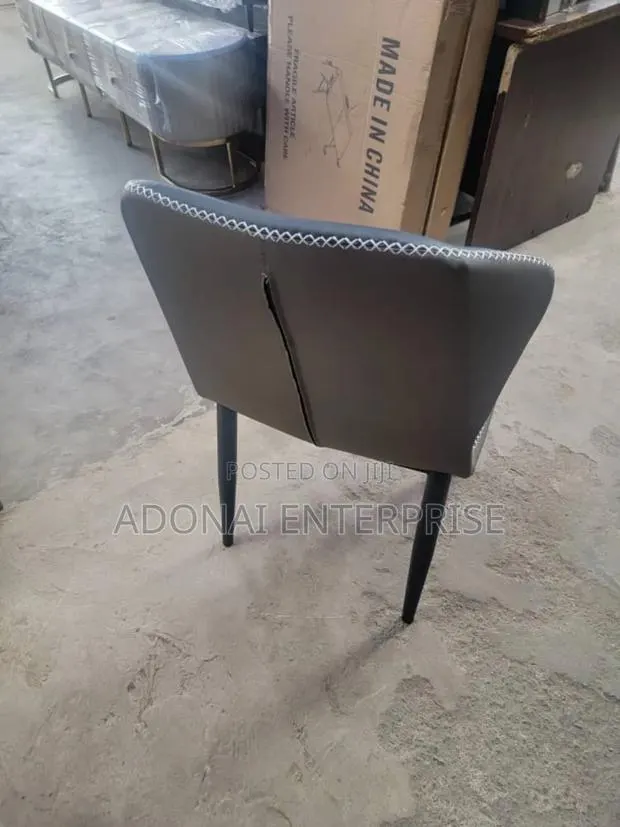 Visitors Chair ZETR56 · Photo 1