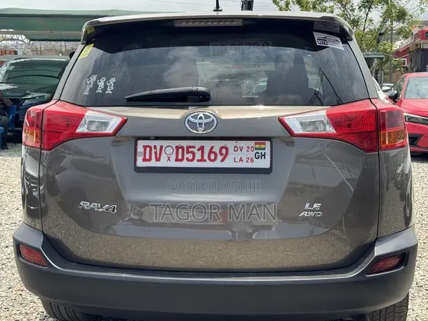 Toyota RAV4 2015 Brown · Photo 1