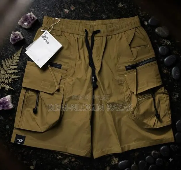 High Quality Cargo Short Pants Available in Stock · Photo 1